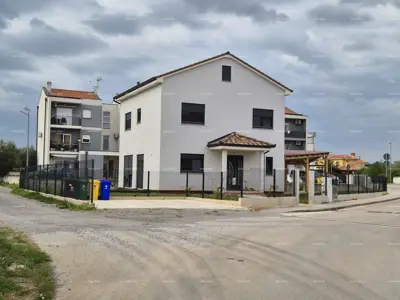 Prodaje se moderna montažna kuća u Fažani – 300 m od mora, mogućnost dogradnje