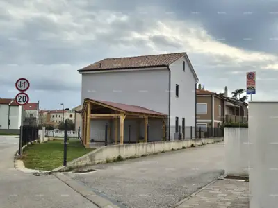 Zu verkaufen: Moderne Fertighaus in Fažana – 300 m vom Meer entfernt, Möglichkeit zur Erweiterung - 3