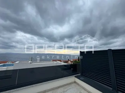 Penthouse, Okrug Gornji, sea view and 150 m from the beach - 4