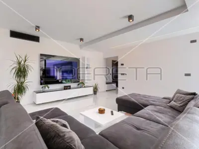 Istria, Vodnjan, beautiful high-quality villa with a pool and garage, new construction - 4