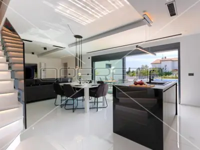 Istria, Vodnjan, beautiful high-quality villa with a pool and garage, new construction - 7