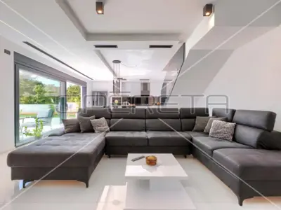 Istria, Vodnjan, beautiful high-quality villa with a pool and garage, new construction - 5