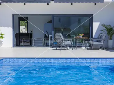 Istria, Vodnjan, beautiful high-quality villa with a pool and garage, new construction - 2