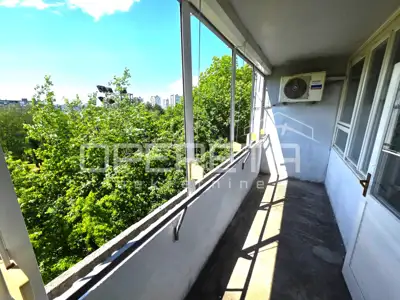 Stan 77 m², Siget, trosoban s balkonom i liftom