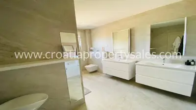 Kuća, Brač, 198 m², 1 200 000 € - 9