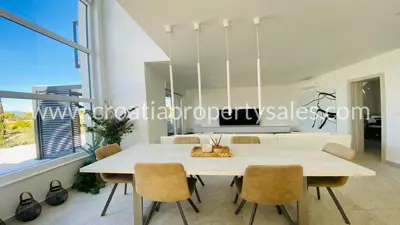 Kuća, Brač, 198 m², 1 200 000 € - 2
