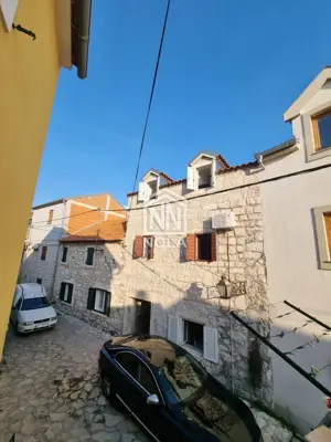 Haus in Pakoštani, Zentrum und 100 m vom Meer