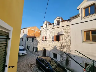 Kuća u Pakoštanima, centar i 100 m od mora - 3