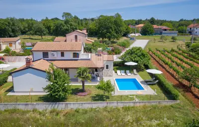 Haus zum Kauf in Poreč, 140 m²