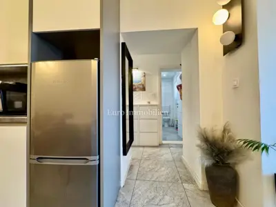 Kuća s dva apartmana i dozvolom za novi objekt s bazenom - 5