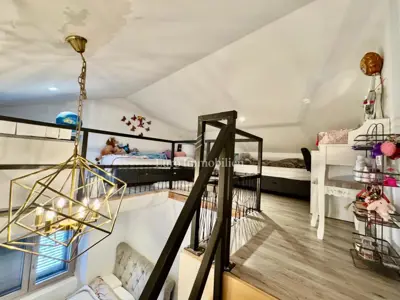 Kuća s dva apartmana i dozvolom za novi objekt s bazenom - 8