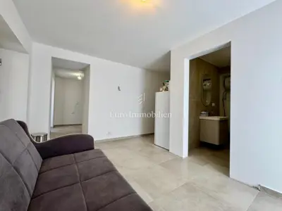 Kuća s dva apartmana i dozvolom za novi objekt s bazenom - 10