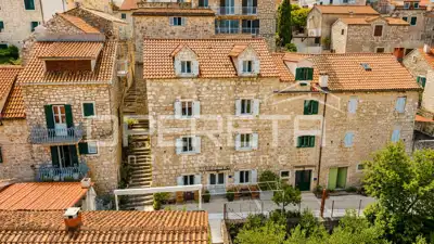 House in Hvar, city center - 4 studio apartments