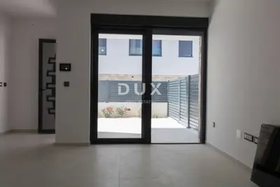 Dvojna kuća 133 m², Murter - 3 spavaće sobe i 3 kupaonice - 4