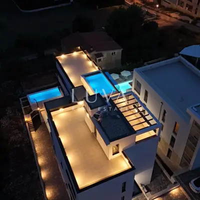 Wohnung 227 m², Kožino - 4 Zimmer, Garten und Pool - 11
