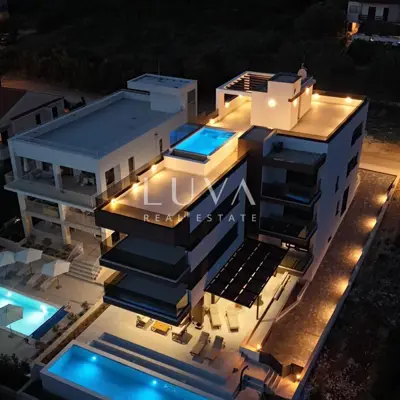 Wohnung 227 m², Kožino - 4 Zimmer, Garten und Pool - 10