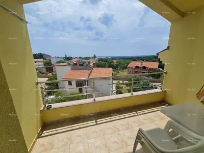 Verkauf einer großen, wunderschön dekorierten und komplett möblierten Wohnung mit Blick auf das Meer, Ližnjan!