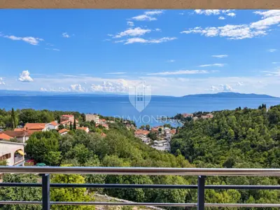 Stan 93 m², Ičići - panoramski pogled na Kvarner