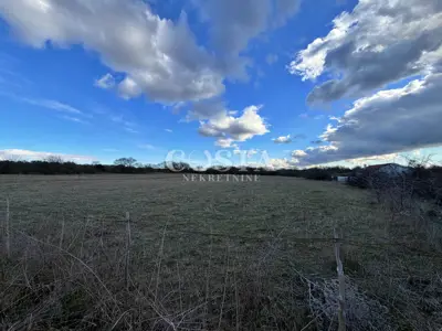 Baugrundstück 832 m², Briševo - ruhige Lage - 6