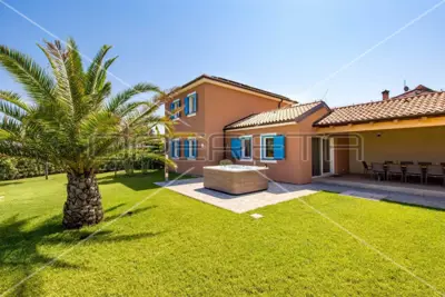 Residenz 2.051 m², Poreč - eingespielter touristischer Komplex - 8