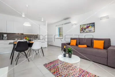 Residenz 2.051 m², Poreč - eingespielter touristischer Komplex - 15