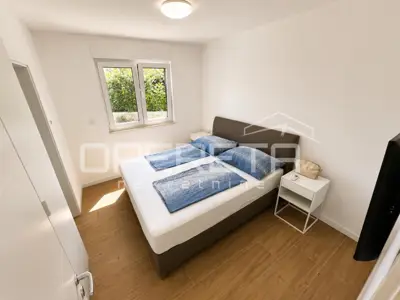 Wohnung zur Miete in Seget Donji, 100 m² - 2