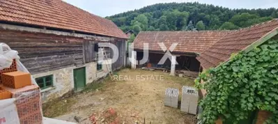 House 160 m², Brinje - large yard 42,800 m² - 3