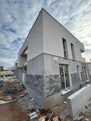 Wohnung 108 m², Lovrečica bei Umag, in der Nähe des Strandes - 11