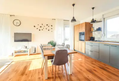 Haus zum Kauf in Poreč, 381,6 m² - 16