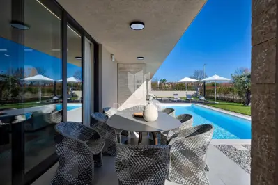 Haus 234 m², Poreč - Pool und Meerblick - 16