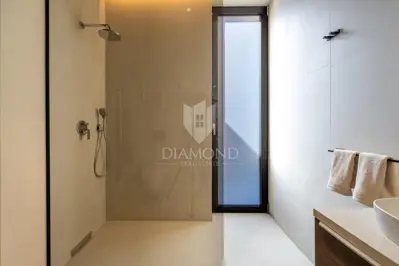 Haus 234 m², Poreč - Pool und Meerblick - 8