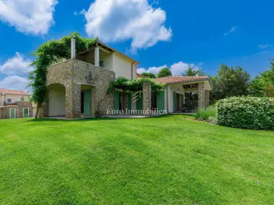 Stone house with a pool and spacious yard, Buje - 2