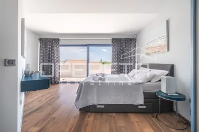 Haus 340 m², Sveti Lovreč - Pool, Jacuzzi und Privatsphäre - 11