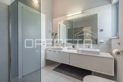 Haus 340 m², Sveti Lovreč - Pool, Jacuzzi und Privatsphäre - 21
