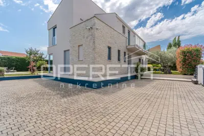 Haus 340 m², Sveti Lovreč - Pool, Jacuzzi und Privatsphäre - 7
