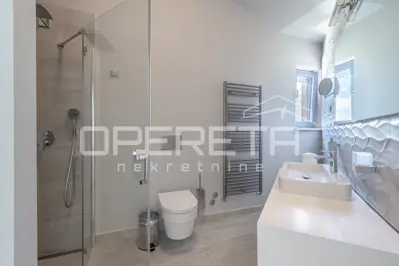 Haus 340 m², Sveti Lovreč - Pool, Jacuzzi und Privatsphäre - 8