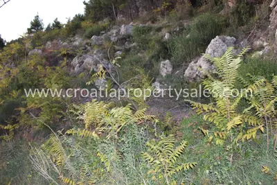 Baugrundstück 1 350 m², Omiš - an der Ortsstraße - 2