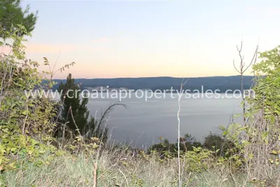 Baugrundstück 1 350 m², Omiš - an der Ortsstraße - 5