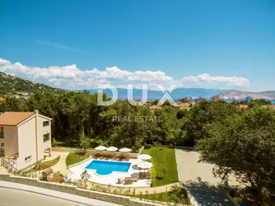 Insel Krk, Baška - exklusive Villa mit 7 Apartments und Pool! GELEGENHEIT! - 2
