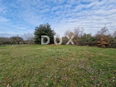 Baugrundstück 800 m², Rovinj - ruhiger Teil der Siedlung - 3