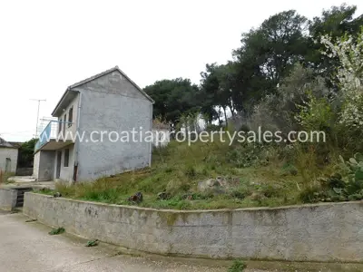 Haus, Brač, 210 m², 250 000 € - 2