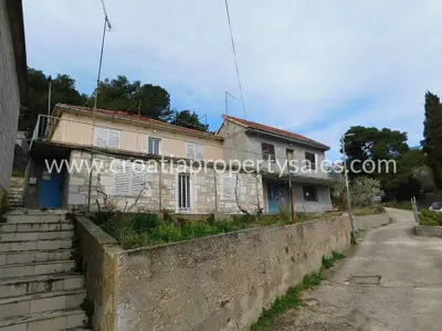Haus, Brač, 210 m², 250 000 € - 1