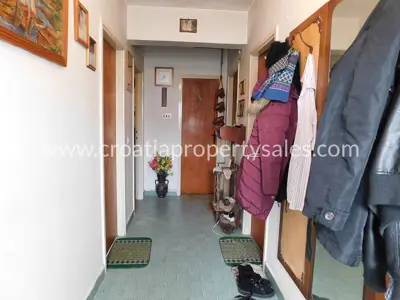 Haus, Brač, 210 m², 250 000 € - 3