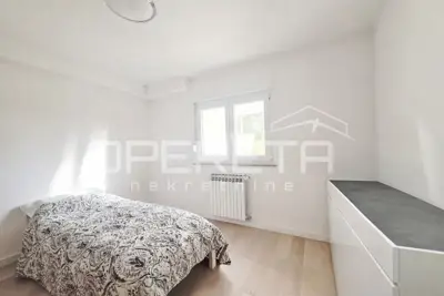 Wohnung 85 m², Črnomerec - Terrasse 80 m² und Garten 300 m² - 7