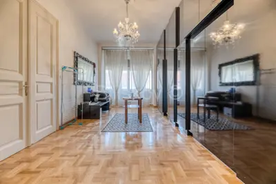 Zu verkaufen, Zagreb, Donji grad, Vierzimmerwohnung, Balkon - 2