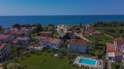 Istra, Umag, okolica- prekasna kuća s bazenom blizu mora!