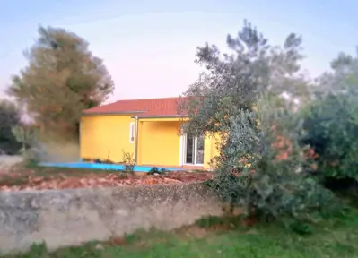 House 70 m², Svetvinčenat - pool and yard 400 m² - 4