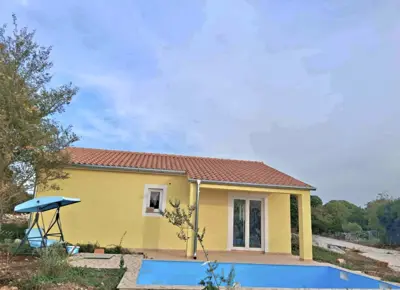 House 70 m², Svetvinčenat - pool and yard 400 m² - 5
