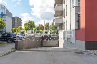 Garage zur Miete in Maksimir, 12 m² - 3