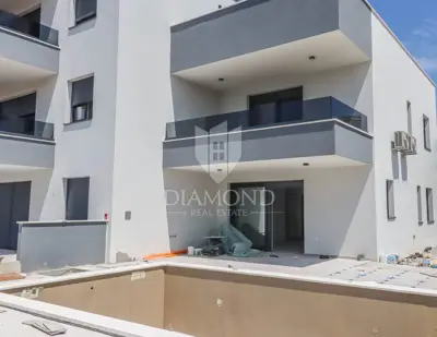 Stan 129 m², Pomer - pogled na more i bazen - 17